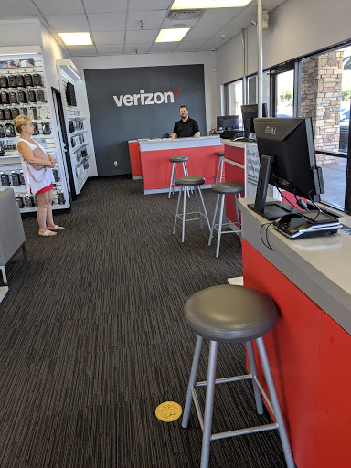 Cell Phone Store «GoWireless Verizon Authorized Retailer», reviews and photos, 16605 E Palisades Blvd #114, Fountain Hills, AZ 85268, USA