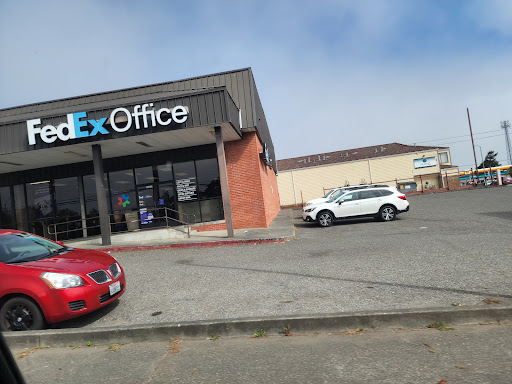 Print Shop «FedEx Office Print & Ship Center», reviews and photos, 2021 5th St c, Eureka, CA 95501, USA