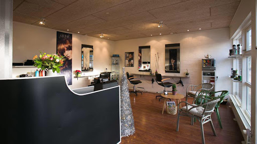 Delo's Salon - Frisør i Munkebo in Munkebo, Kerteminde