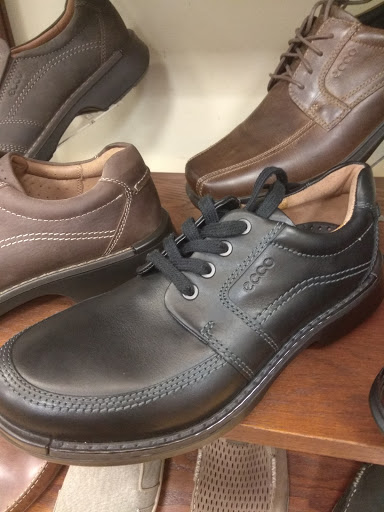 Shoe Store «Tradehome Shoes», reviews and photos, 2952 E 3rd St, Bloomington, IN 47401, USA