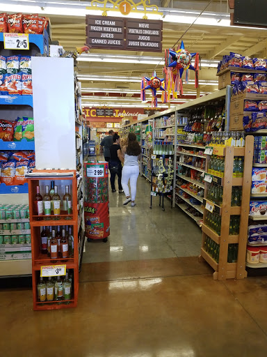 Grocery Store «Northgate Gonzalez Markets», reviews and photos, 10801 Prairie Ave, Inglewood, CA 90303, USA