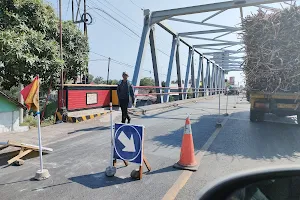 Jembatan Pajarakan image