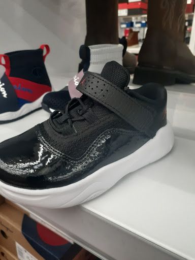 Shoe Store «WSS», reviews and photos, 10901 Atlantic Ave, Lynwood, CA 90262, USA