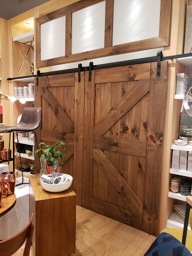 Furniture Store «west elm», reviews and photos, 8805 Dadeland Blvd b101, Miami, FL 33156, USA