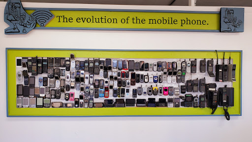 Electronics Repair Shop «WirelesSpot», reviews and photos, 1906 Grand Ave, Waukegan, IL 60085, USA