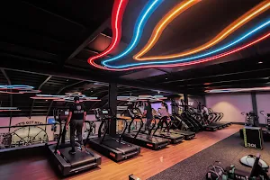 BB Club - Best Fitness Centre in Surat image