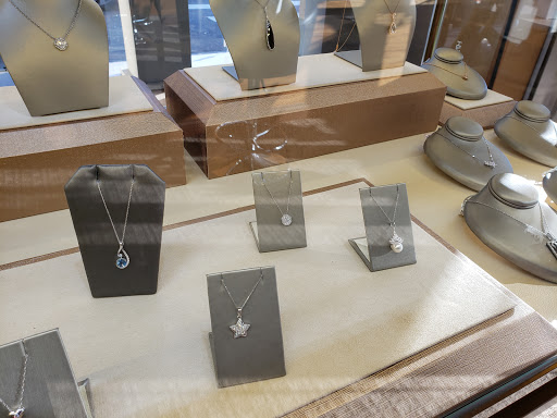 Jewelry Buyer «Bell Family Jewelers», reviews and photos, 40-21 Bell Blvd, Bayside, NY 11361, USA