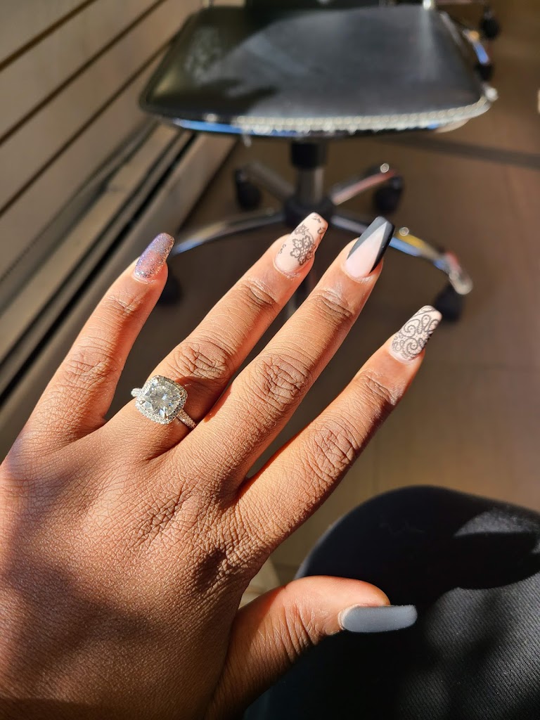Envy Nails 07095
