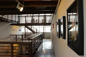 Wei-Ling Gallery image