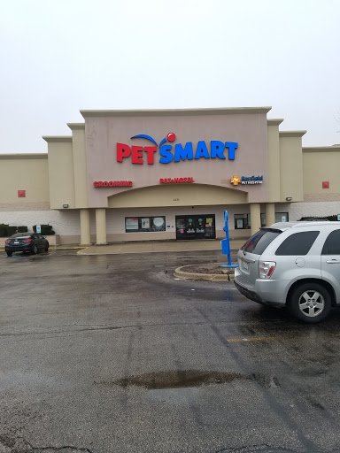 Pet Supply Store «PetSmart», reviews and photos, 2221 Oakton St, Evanston, IL 60202, USA