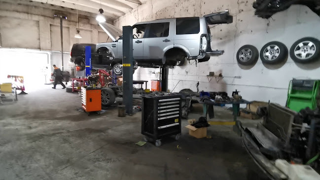 Opinii despre Land Rover Yard SRL sediul principal LR Yard în <nil> - Atelier de dezmembrări Auto