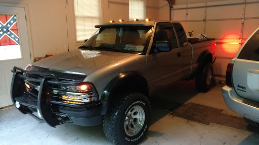 L & M Auto Parts Ltd, 8646 Swords Creek Rd, Swords Creek, VA 24649, USA, 