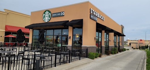 Coffee Shop «Starbucks», reviews and photos, 1530 Lone Oak Rd, Paducah, KY 42003, USA