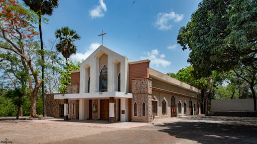 Holy Trinity Church, Powai