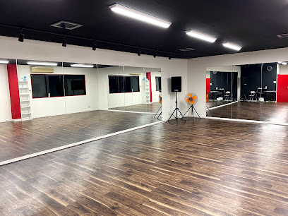Dance Studio ZOU (ズーダンススタジオ)