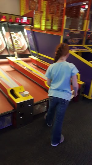 Chuck E. Cheese - photo 72
