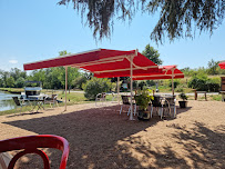 Atmosphère du Restaurant La Halte Nautique à Fleury-sur-Loire - n°1