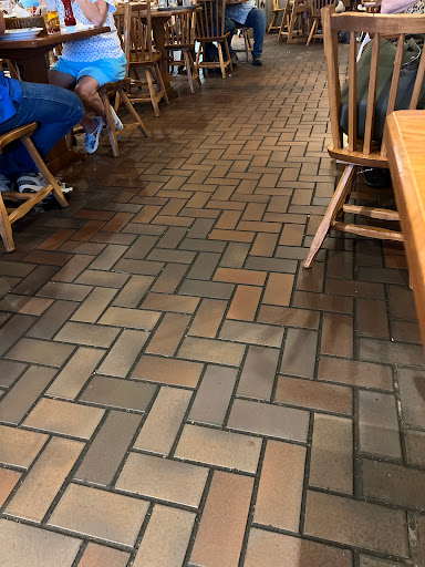 American Restaurant «Cracker Barrel Old Country Store», reviews and photos, 800 N Interstate Dr, Norman, OK 73072, USA