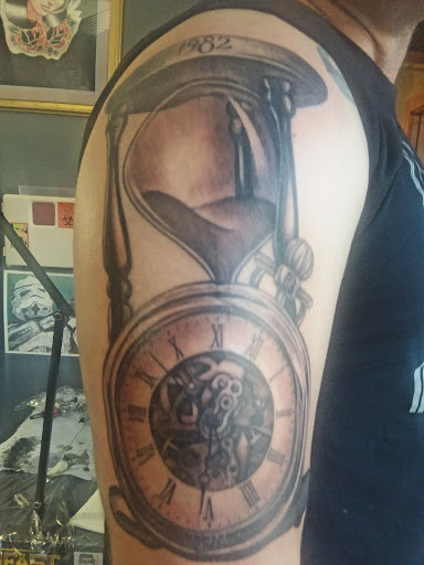 Tattoo Shop «Mecca Tattoo», reviews and photos, 115 S Broad St, Mankato, MN 56001, USA