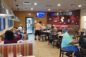 Huddle House image