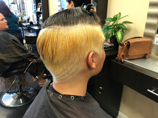 Hair Salon «A. Anderson Hair and Associates», reviews and photos, 615 W Brandon Blvd, Brandon, FL 33511, USA