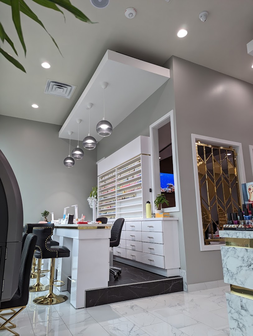 Glow Nail Bar