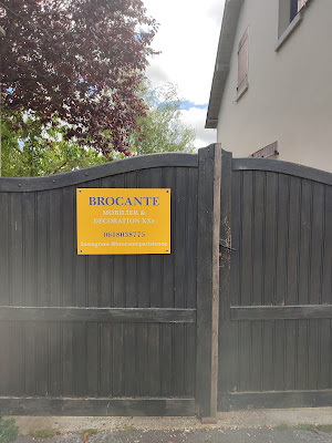 Brocante parisienne à Vexin-sur-Epte