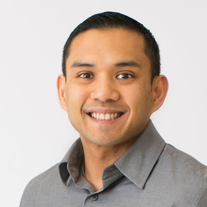 Physiatrist and Pain Management Doctor: Kevin Sigua, MD
