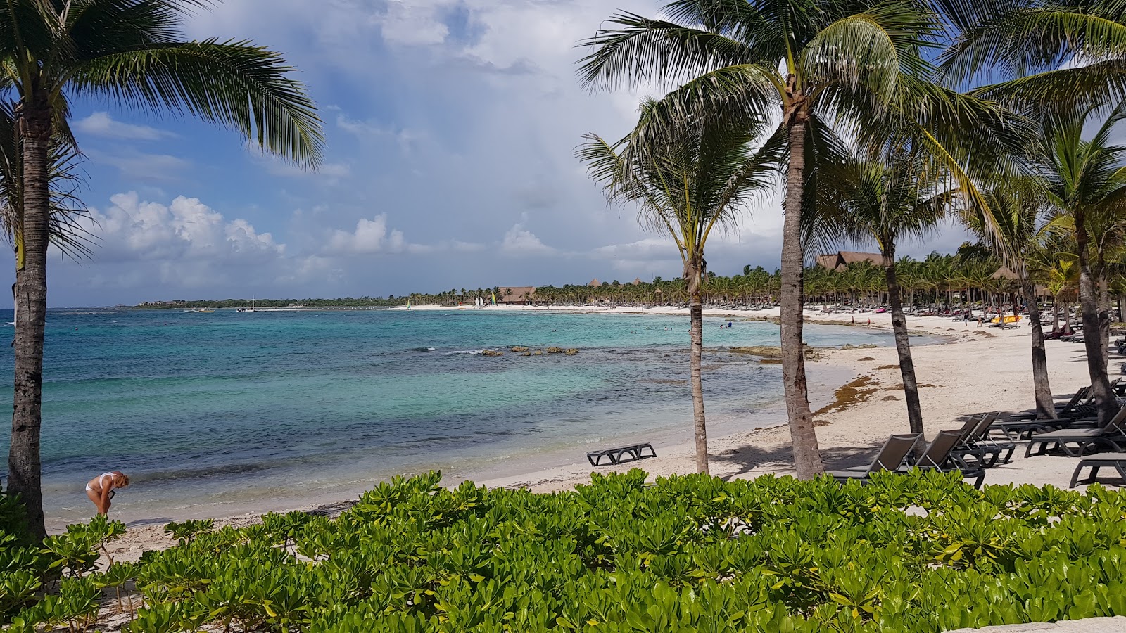Valokuva Riviera Maya beachista. sisältäen pitkä suora