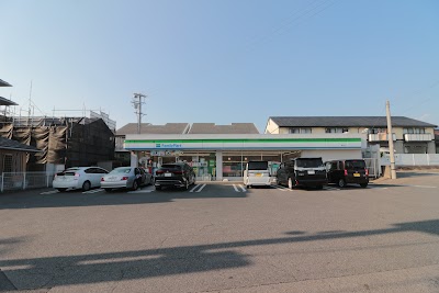 ファミリーマート 御立店
