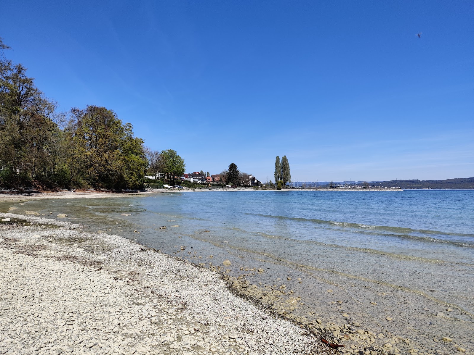 Foto von Hoerlepark Strand mit graue kiesel Oberfläche