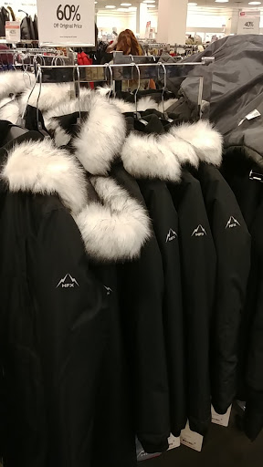 Stores to buy women's coats Los Angeles