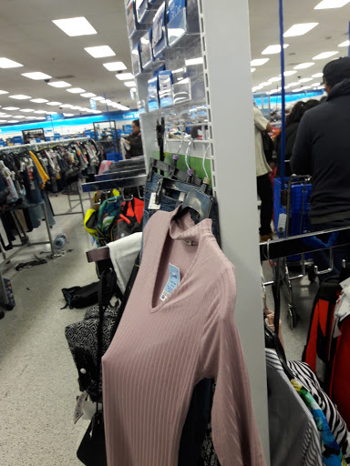 Clothing Store «Ross Dress for Less», reviews and photos, 1419 N Davis Rd, Salinas, CA 93907, USA