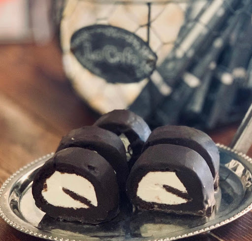 Dessert Shop «Sugar Me Desserterie», reviews and photos, 49 W Orange St # 5, Chagrin Falls, OH 44022, USA