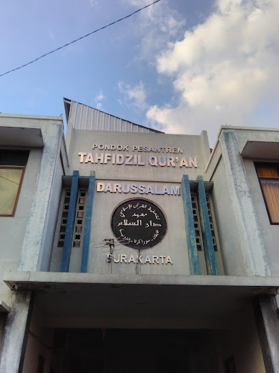Pondok Pesantren Putri Tahfizual Qur'an Darussalam Surakarta