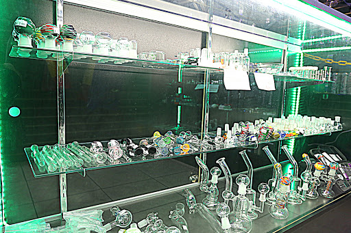 Tobacco Shop «Smokeyz Smoke Shop», reviews and photos, 410 Euclid St #7, Anaheim, CA 92802, USA
