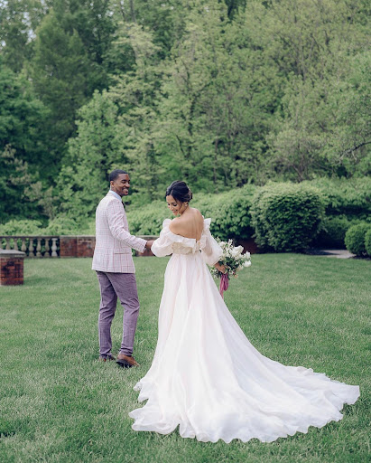 Bridal Shop «La Jeune Mariee Bridal Collection», reviews and photos, 139 E Main St, Columbus, OH 43215, USA