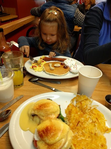 Breakfast Restaurant «Flakey Cream Do-Nuts & Coffee Shop», reviews and photos, 441 Center St, Healdsburg, CA 95448, USA