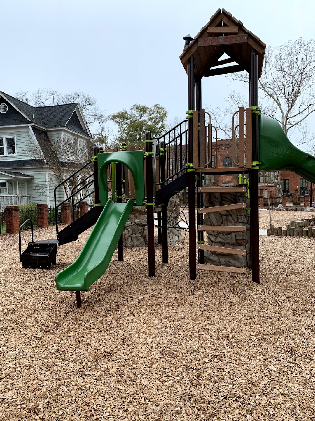 ElmwoodRoy Lynch Park