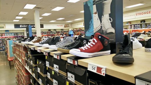 Shoe Store «Famous Footwear», reviews and photos, 3950 S Carrier Pkwy, Grand Prairie, TX 75052, USA