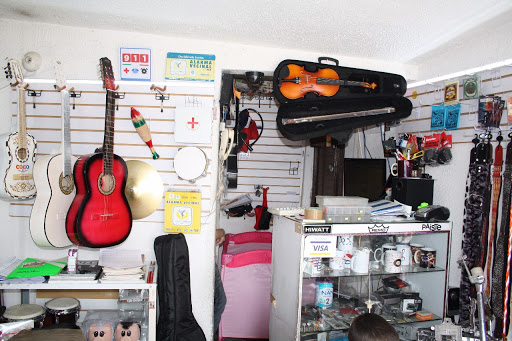 GUITAR SHOP FAMA