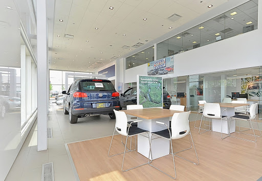 Volkswagen Dealer «Pugi Volkswagen», reviews and photos, 2020 Ogden Ave, Downers Grove, IL 60515, USA