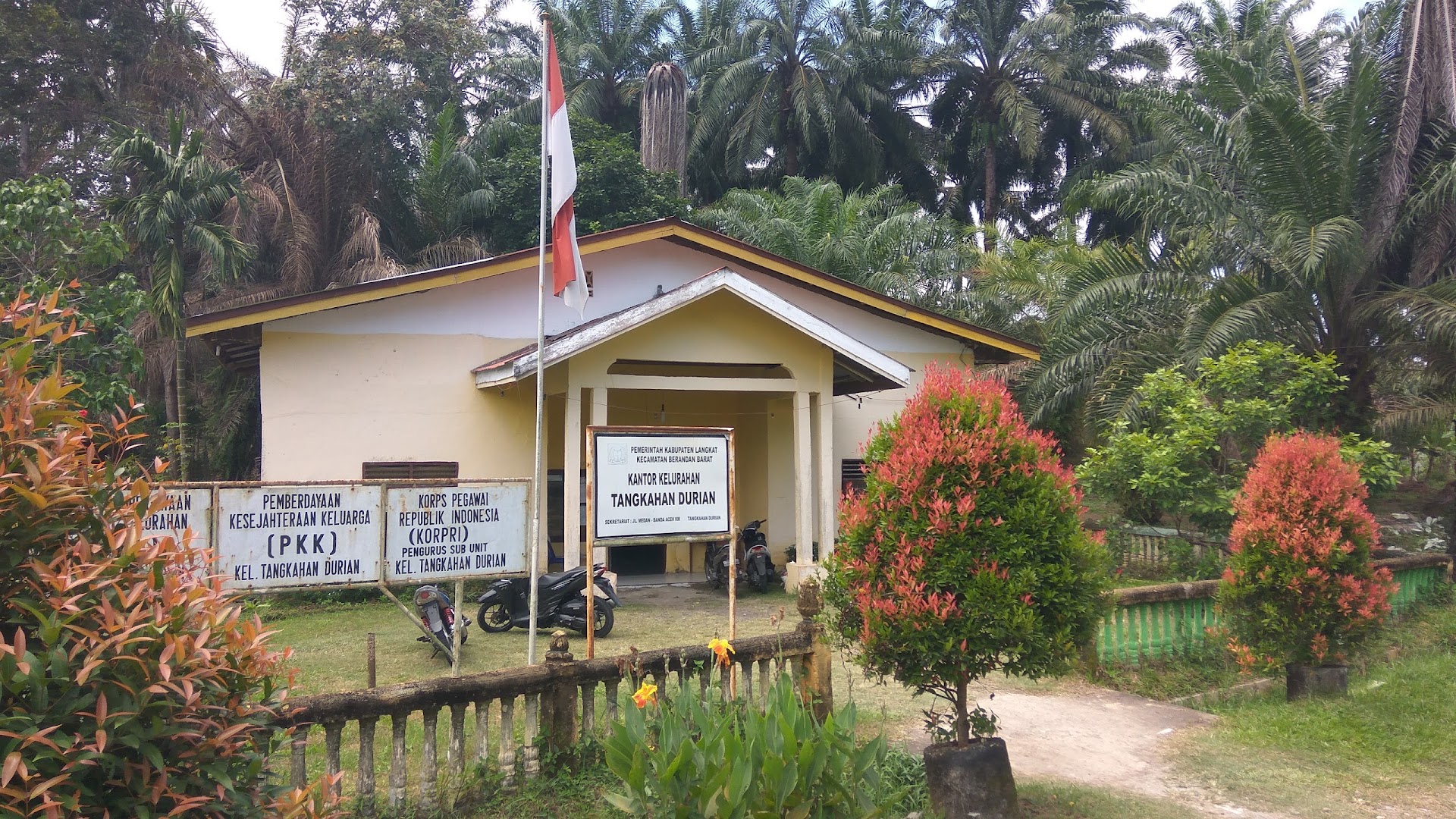 Kantor Kelurahan Tangkahan Durian Photo