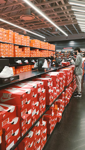 Clothing Store «Nike Factory Store», reviews and photos, 600 Bluebird Ct, Central Valley, NY 10917, USA