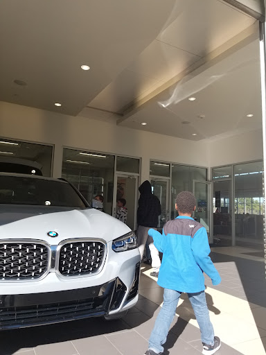 BMW Dealer «BMW of Houston North in The Woodlands», reviews and photos, 17830 N Fwy Service Rd, The Woodlands, TX 77384, USA
