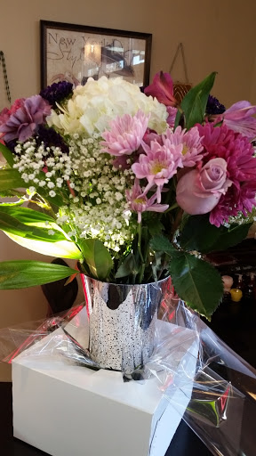 Beauty Salon «Little Red Dress Salon & Boutique», reviews and photos, 21515 WA-410, Bonney Lake, WA 98391, USA