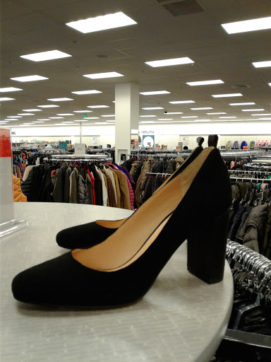 Department Store «Nordstrom Rack East Bay Bridge Shopping Center», reviews and photos, 3839 Emery St, Emeryville, CA 94608, USA