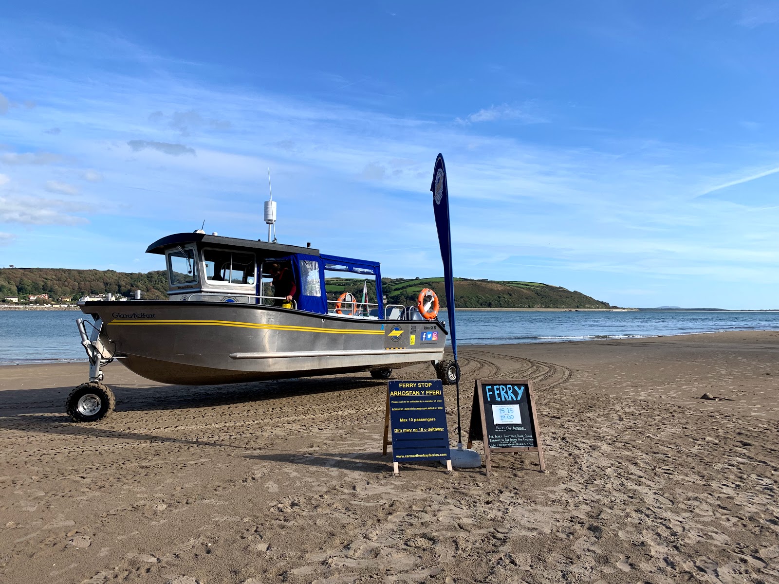 Llansteffan Beach photo #9