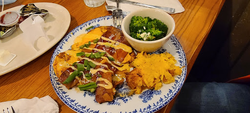 American Restaurant «Cracker Barrel Old Country Store», reviews and photos, 2003 Eatonton Rd, Madison, GA 30650, USA