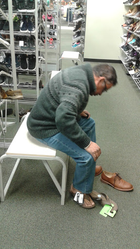 Clothing Store «Burlington Coat Factory», reviews and photos, 10 Prospect Hill Terrace, East Windsor, CT 06088, USA